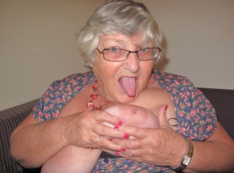 bbw masturbates and squirts free naked gallery