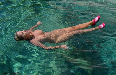 thick latina squirt nice photo