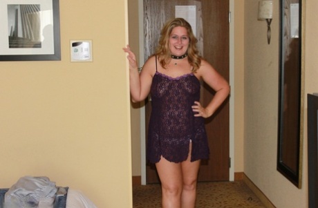 bitch with sexual makeup gives head previous to riding up fat rod sexy nude photos