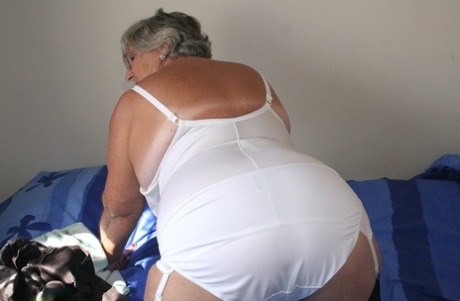 curvy wife crystal is sucking a cock nice img
