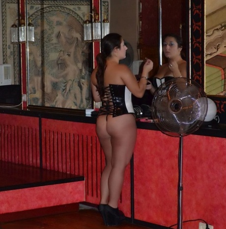 thick arab mom free sexy picture