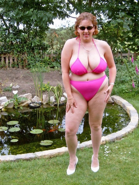 bbw mala teasing with her big juicy ass naked pictures