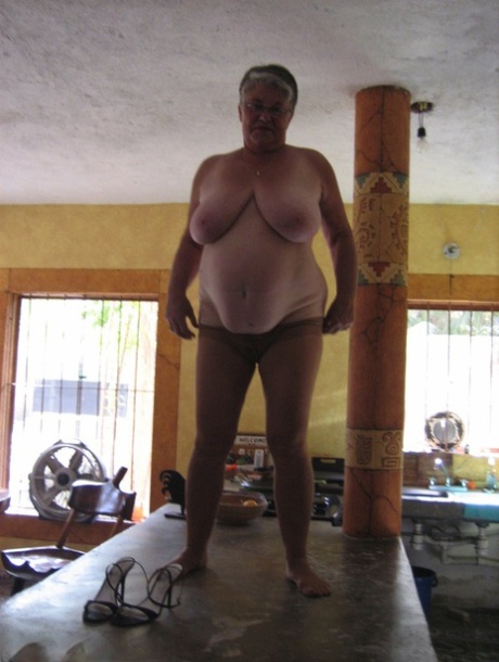 skinny girls big ass sexy naked pics