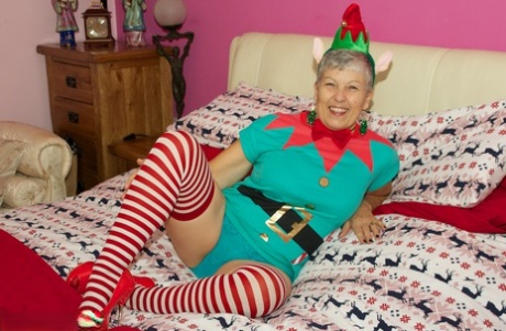 bbw old grannies flashing sexy pic