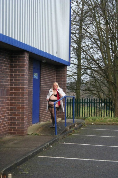 fat granny gives head and titjob to construction worker art naked images