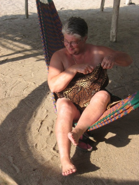 man gratifying hawt chubby free porn pics