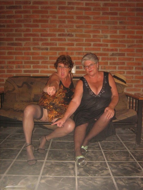 african bbw bra lesbian porn images
