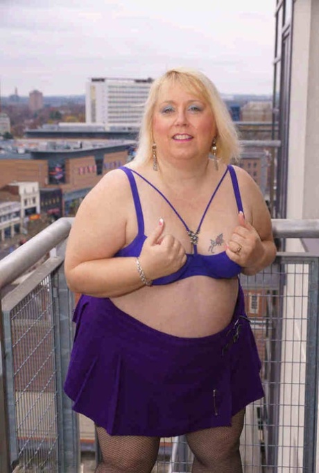 actress and model shy bbw taking bath shower naked beautiful xxx photos