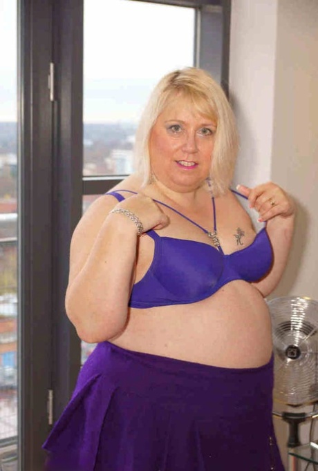 plump aunt fucking nephew hd gallery