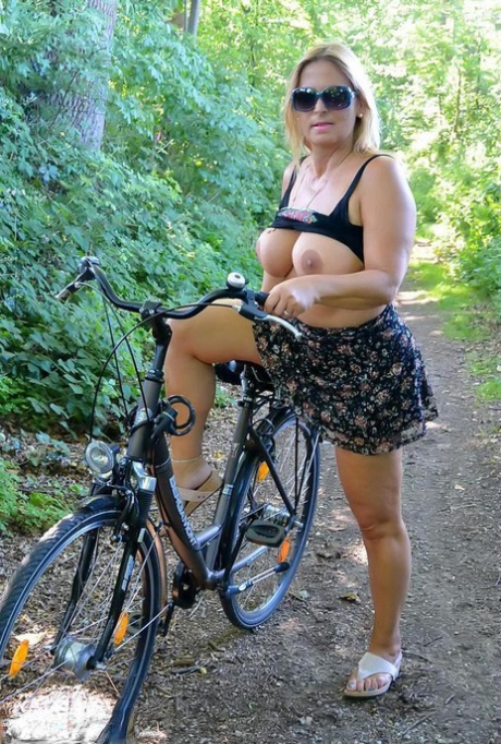 ticklish bbw free naked photos
