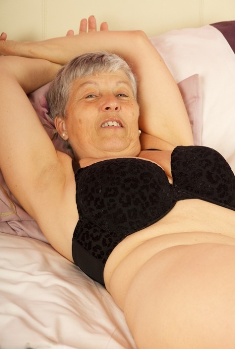 fat lesbian foot worship hot sexy pics