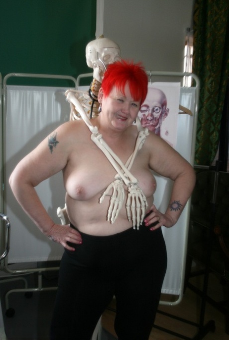 horny bbw sucks and swallows his cum pornos pictures