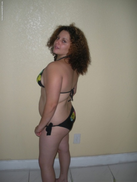 thick labia hd gallery