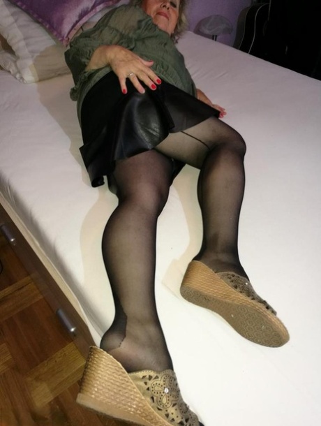 thick redhead bbc sexy images