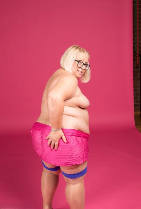naive london likes to show off his huge and thick penis exclusive gallery