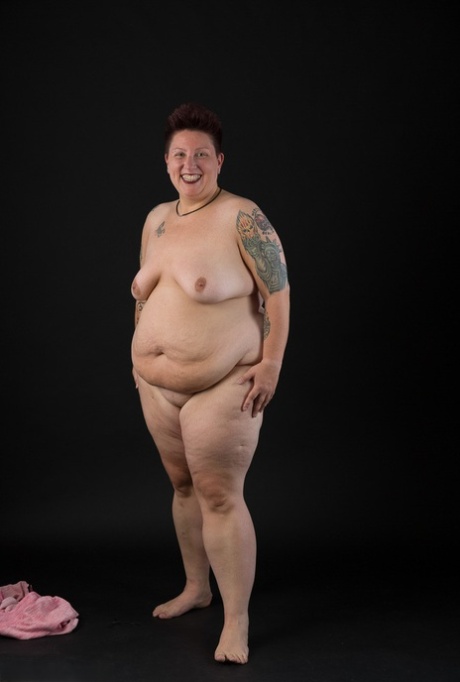 alluring dilettante babe rides his fat knob like crazy porno picture