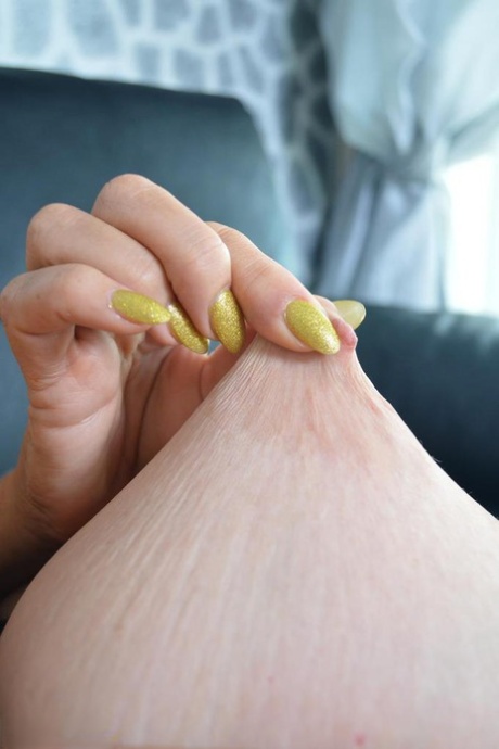 babe plays with fat penis porn image