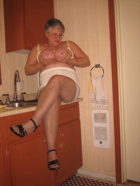 plump bbw brunette is all naked in the bedroom beautiful xxx pics