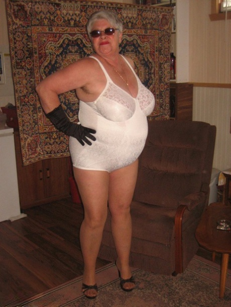 curvy blonde slut top picture