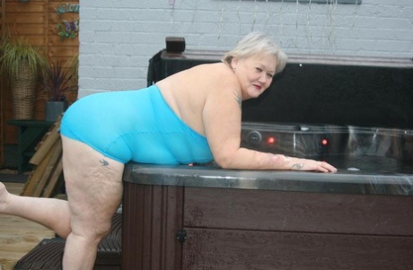 bbw lesbians massage beautiful naked pics
