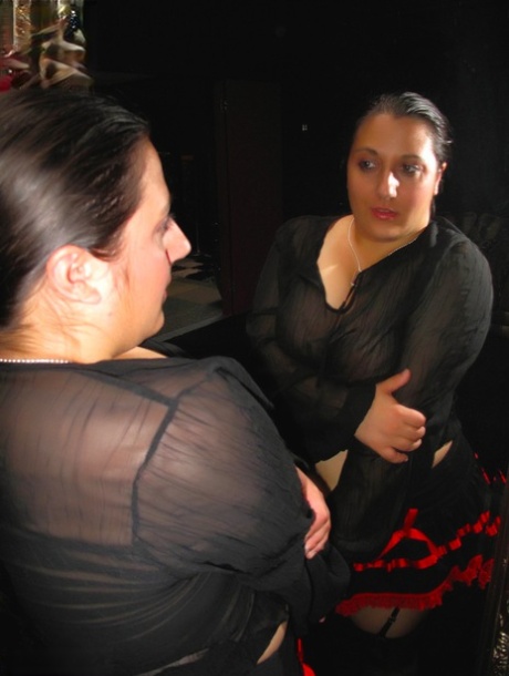 thick mexican girl naked erotic picture