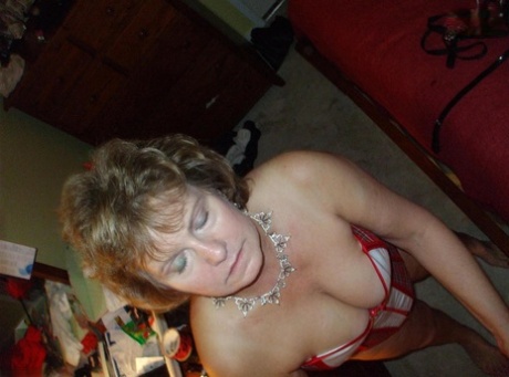 chubby amateur babe brittany k does a homemade nude photo hot pics