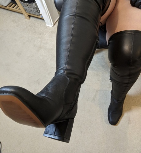 big ass gf diciplined with a whip art nude picture