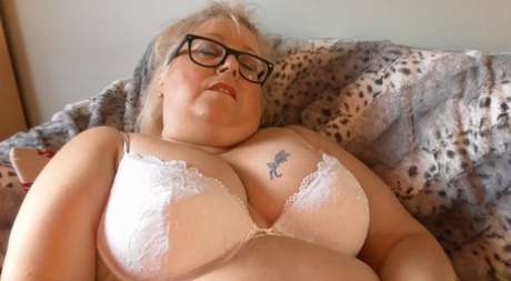 guy cums on cute fat girlie after banging her very well nude archive
