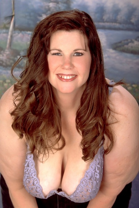 lovelypeaches twrking her ssbbw ass in the park doing stupid shit free nude pictures