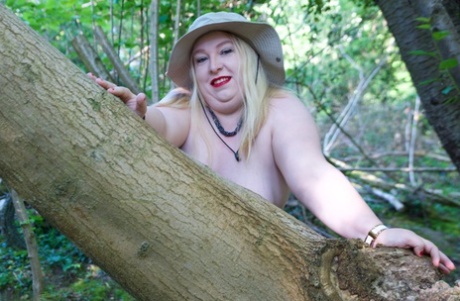 mature wife swallows chunky load naked gallery