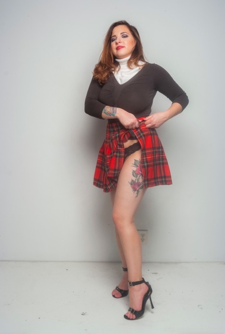 hot sexy chubby moms exclusive image