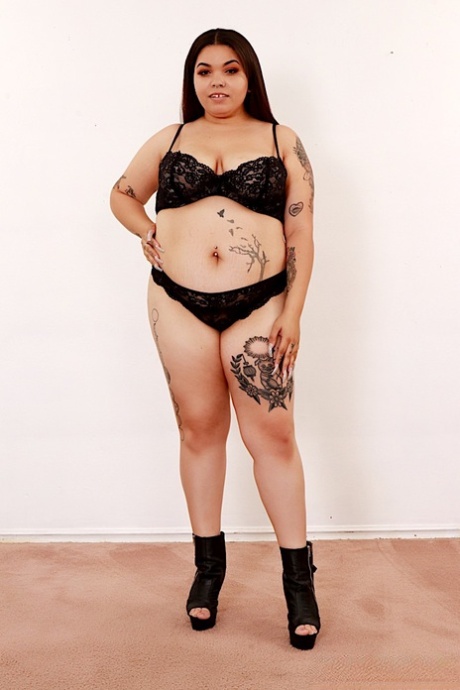 look at that thick shaft hot naked images