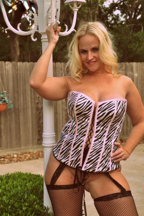 curvy cheat beautiful nude galleries