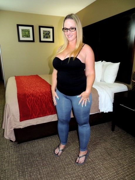 asian chubby whore rides hot sex pictures