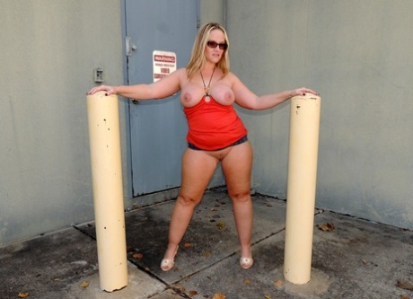 pitty handjob fat blindly art naked photo