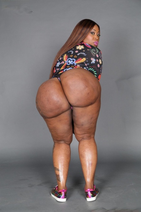 cute bbw lesbian nudes photos
