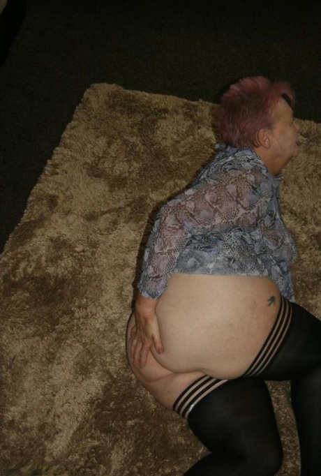 thick thigh vr sex image