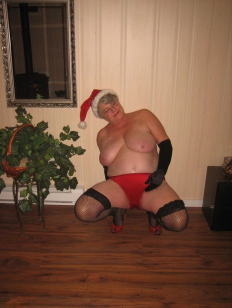 bbw lesbian facesitting slave beautiful picture