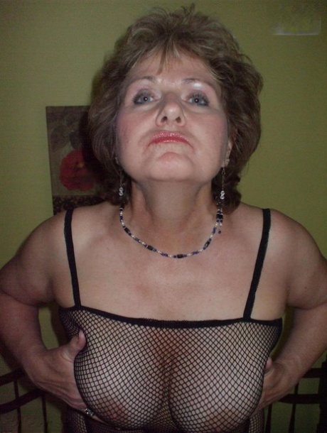 thick thighs upskirt beautiful naked pic