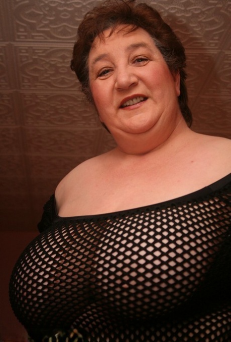 curvy curly brunette art naked pic