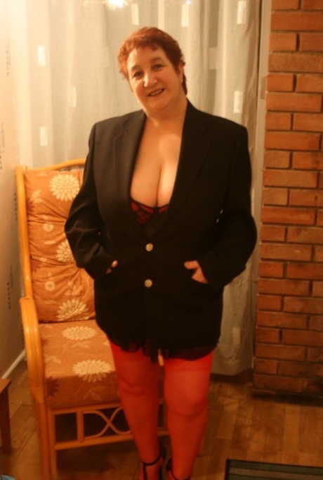 tall thick brunette hot sexy pictures