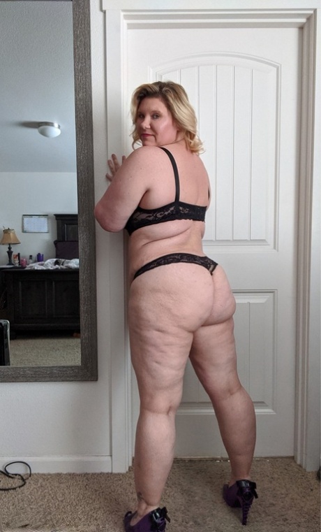 scottish curvy blowjob sexy naked picture