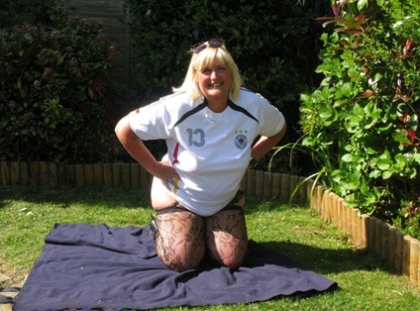 chubby girl spanking sexy naked pictures