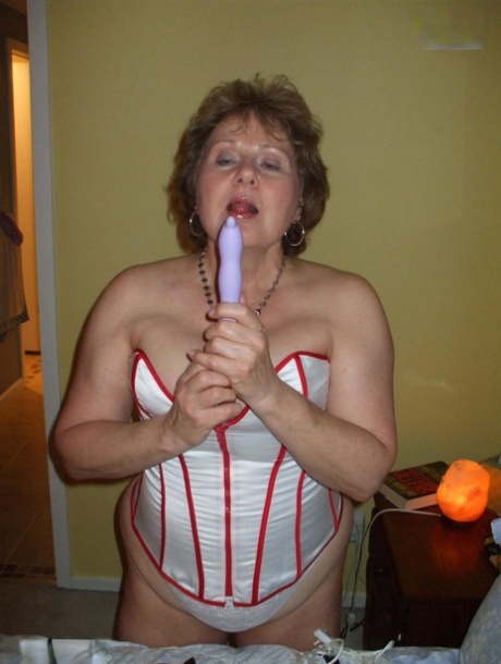 old bbw granny lesbians sexy naked gallery
