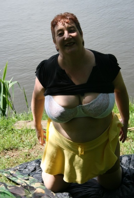 bbw courtneylynn with sexy glasses masturbates free picture
