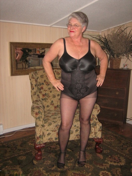 thick jock makes our curvy whore begin riding it with no stop pornos pic
