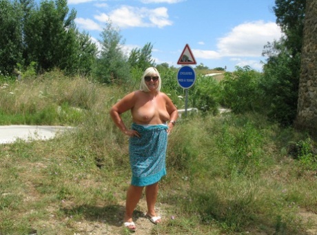 fat hen farms art nude images