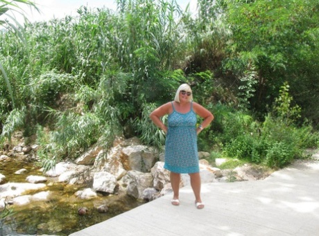 bbw helina naked picture