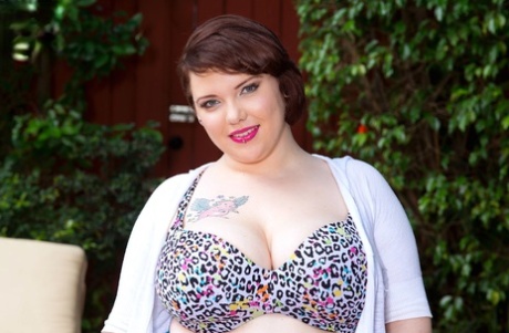 sexy naked curvy mature free photos