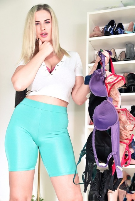 white thick hoes riding dick hot naked photos
